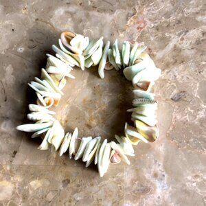 NWOT Faux seashells bracelet